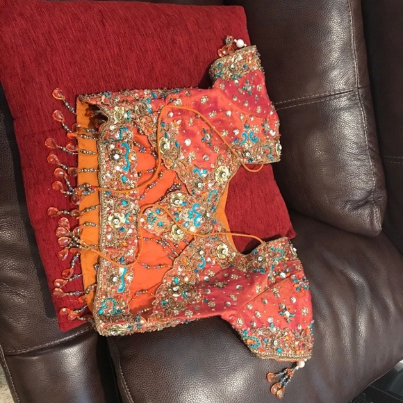 Gorgeous Stitched Lehenga Choli Dupatta Set Size M - Picture 6 of 6